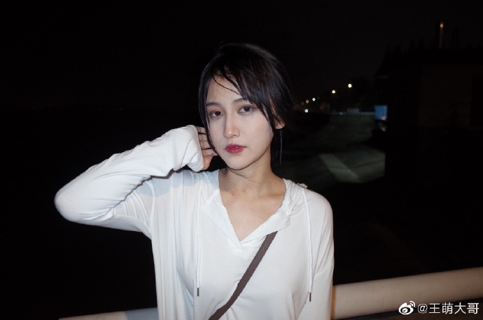 网红美女王萌迷人美照欣赏,很好看啊