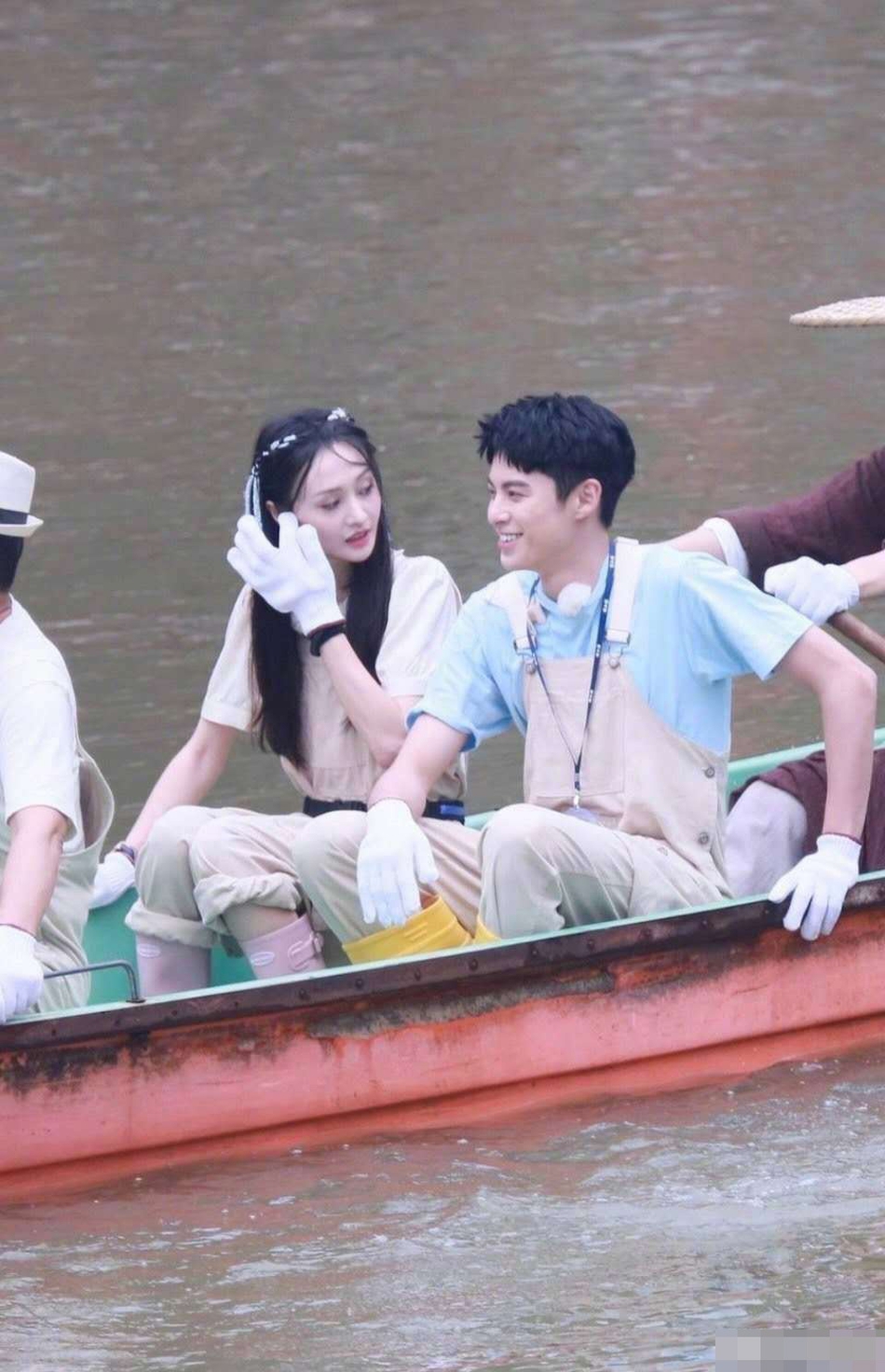 组图:楚雨荨道明寺同框!郑爽王鹤棣路透曝光cp感十足