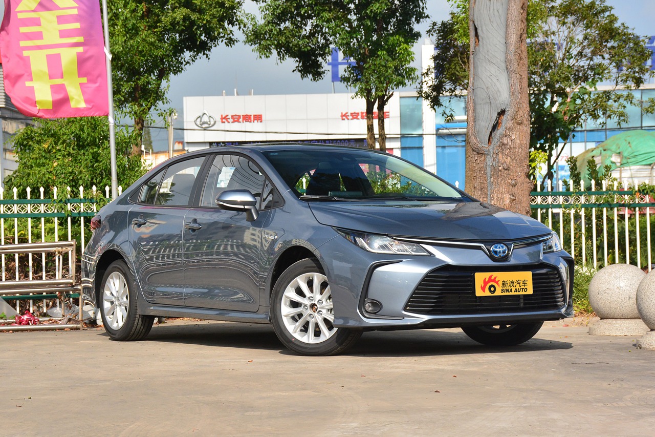 2021款卡罗拉双擎1.8l e-cvt精英版