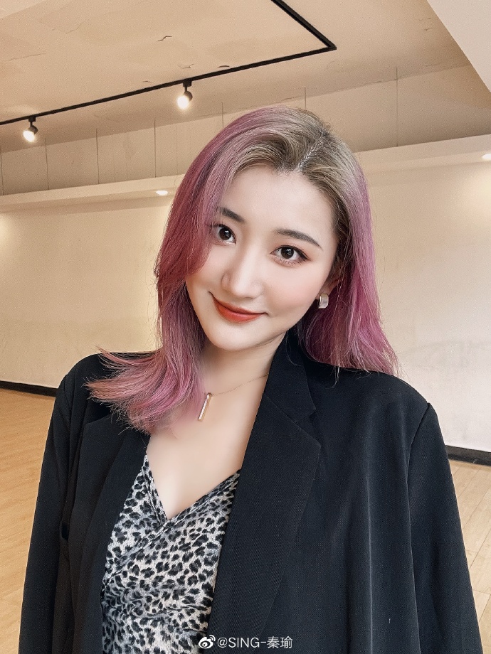 美女艺人秦瑜迷人美照欣赏真漂亮