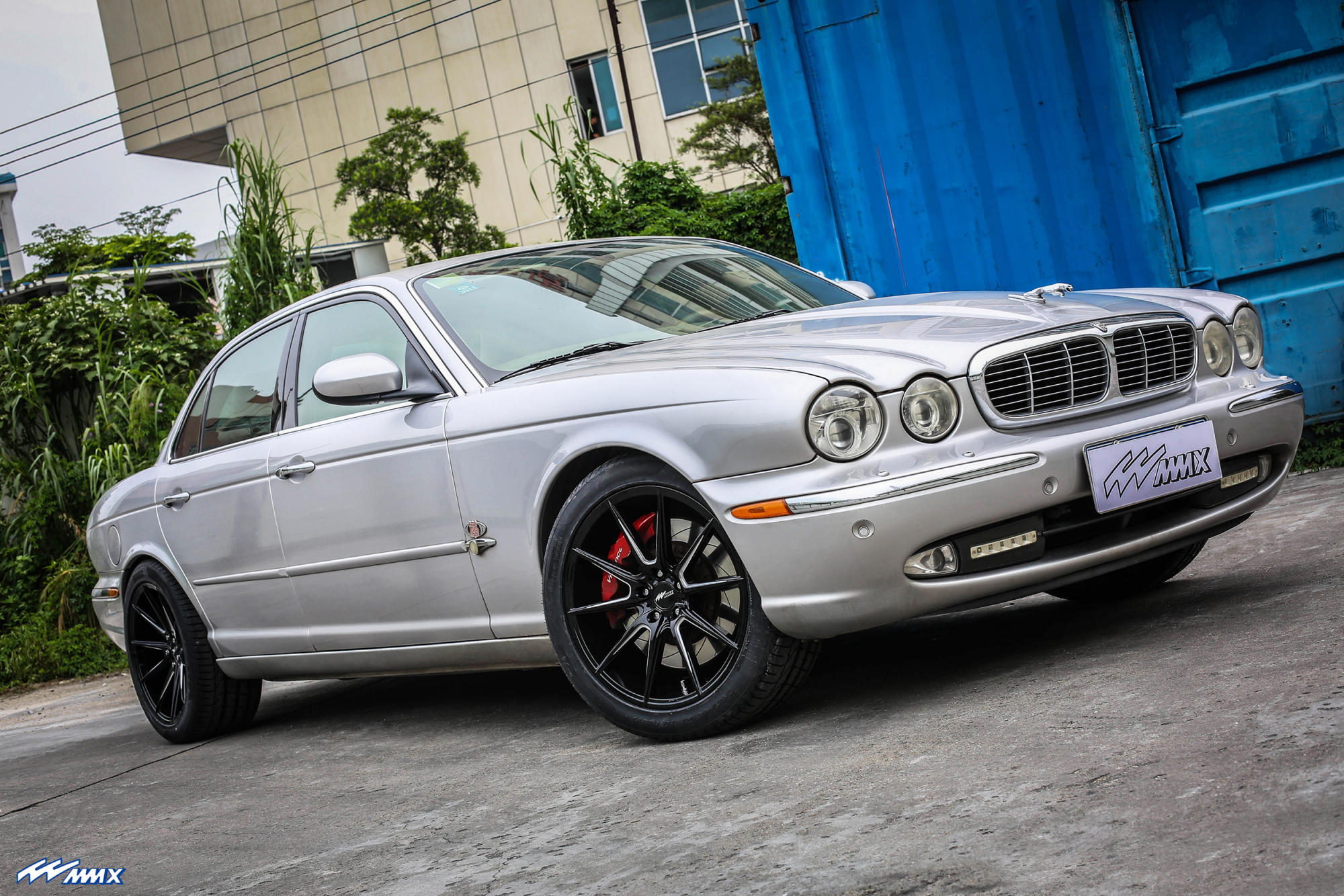 不可多见的经典老车捷豹xj