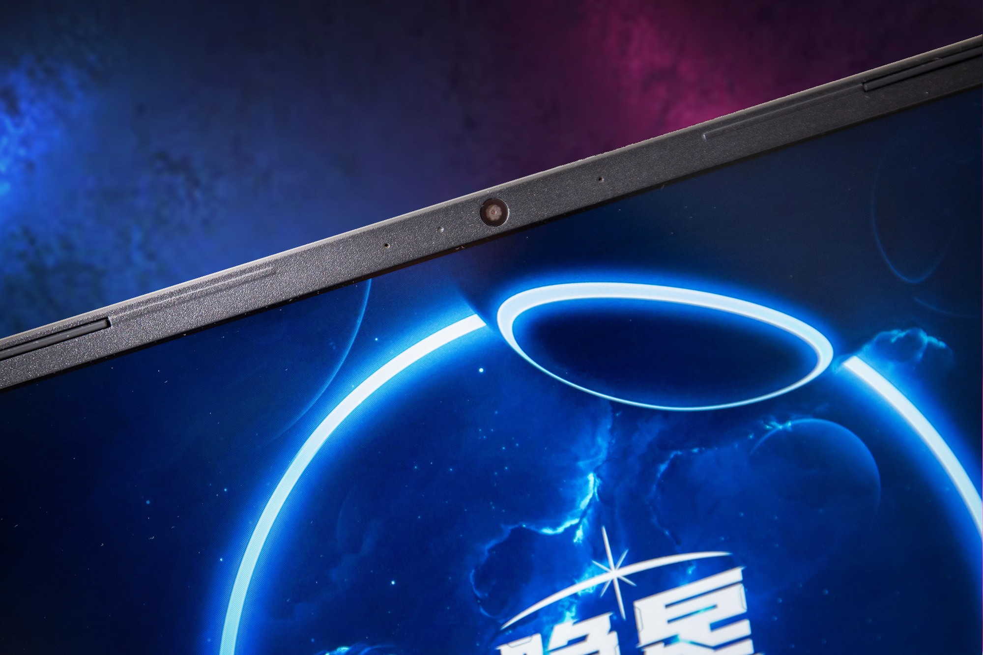 七彩虹隐星p16游戏本图赏:高性价比更有不错质感