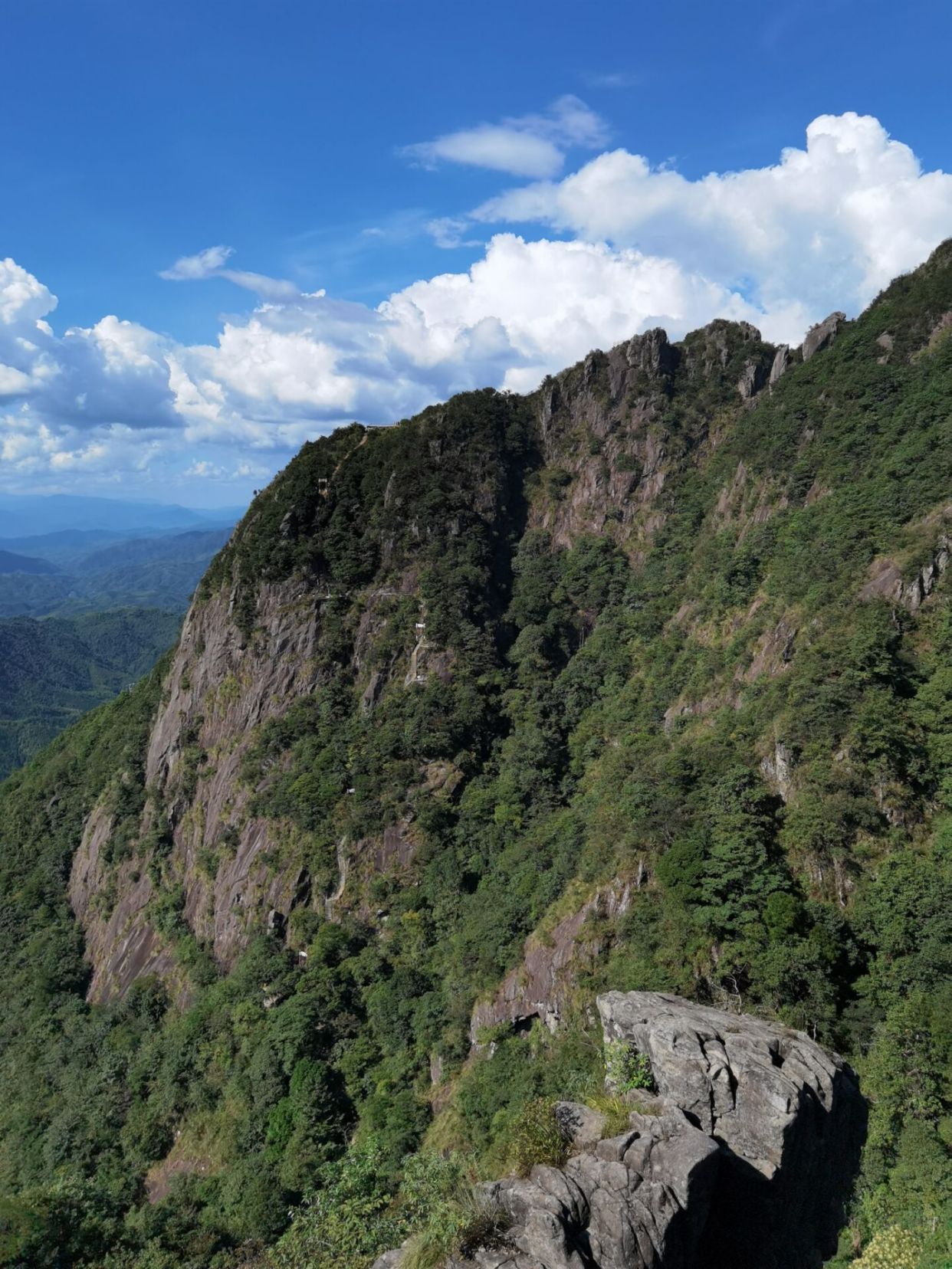 清远金子山,岭南第一险峰,爱情天梯,悬崖栈道,连山县玻璃廊桥
