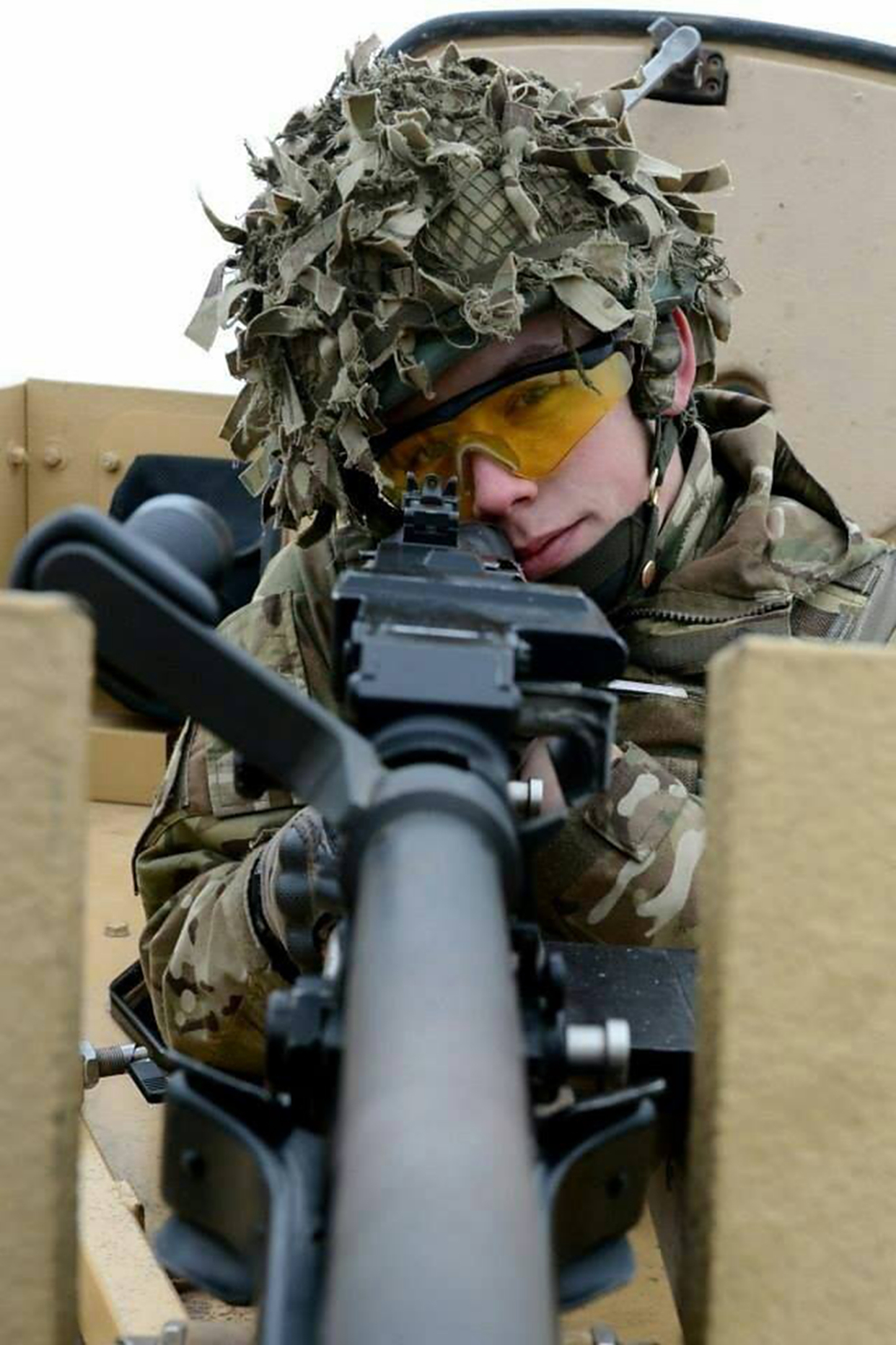 轻武器欣赏系列,拿在军人手里的枪,和你想的一样吗