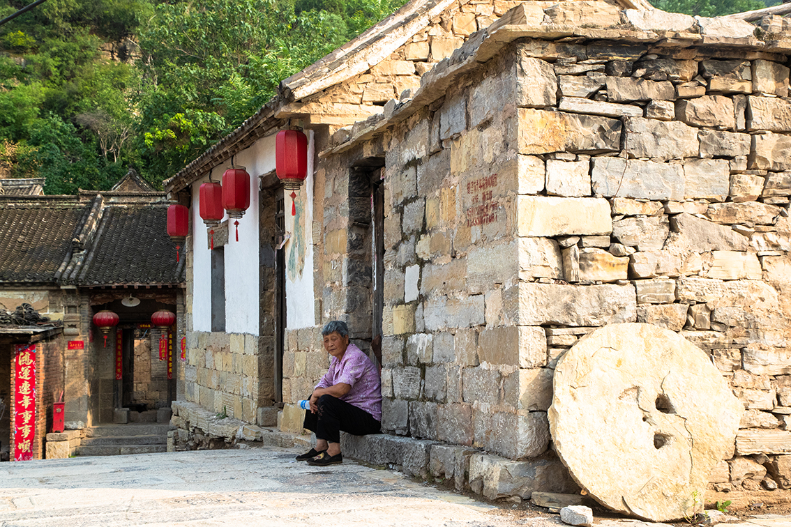 太行一山村有很多明清豪宅,历尽沧桑保存完好,随镜头去看长啥样