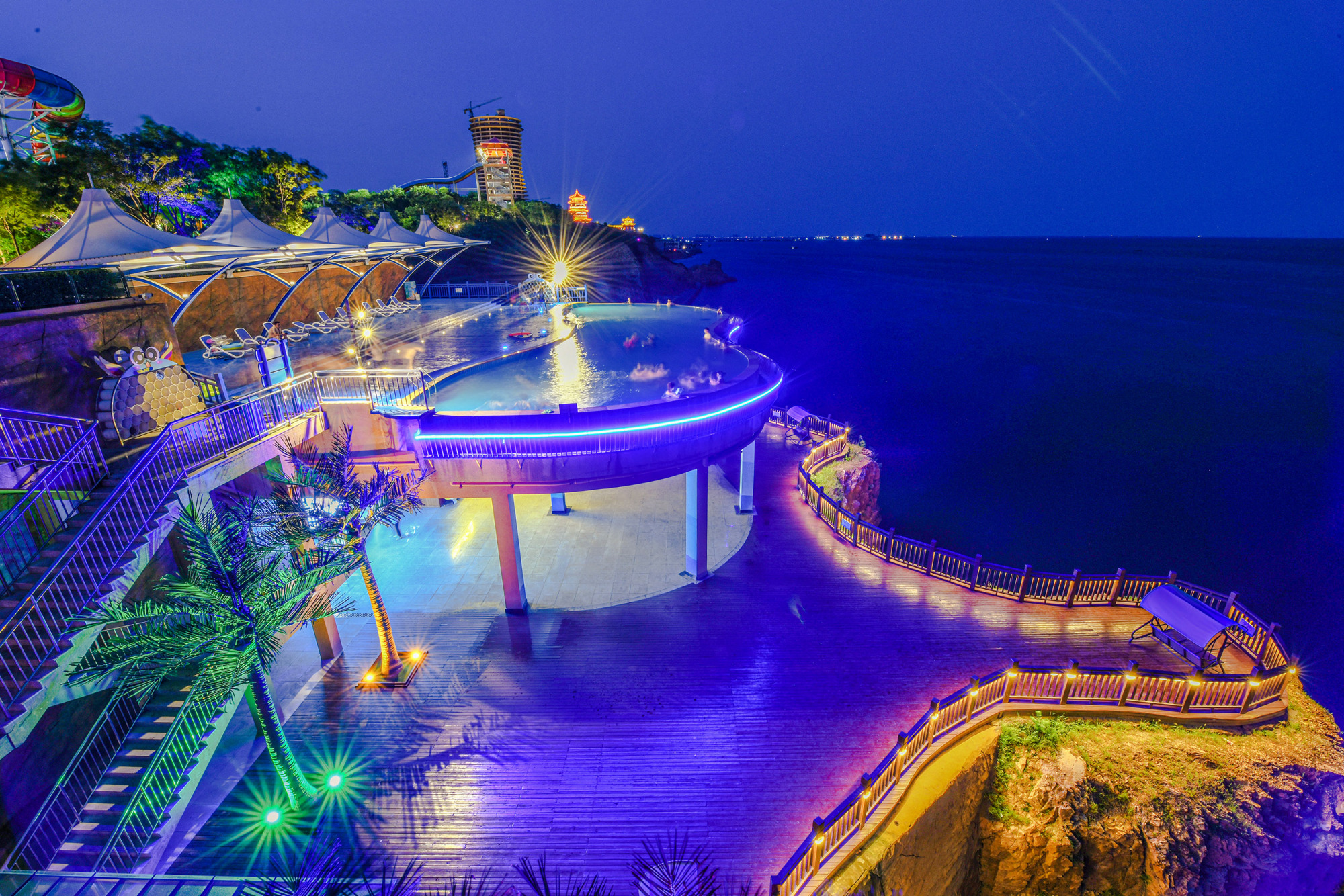 渤海锦州湾炫彩瑰丽水世界