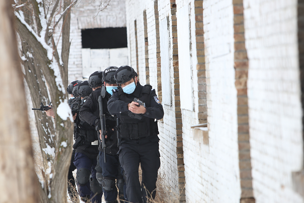 新疆特警壁纸图片