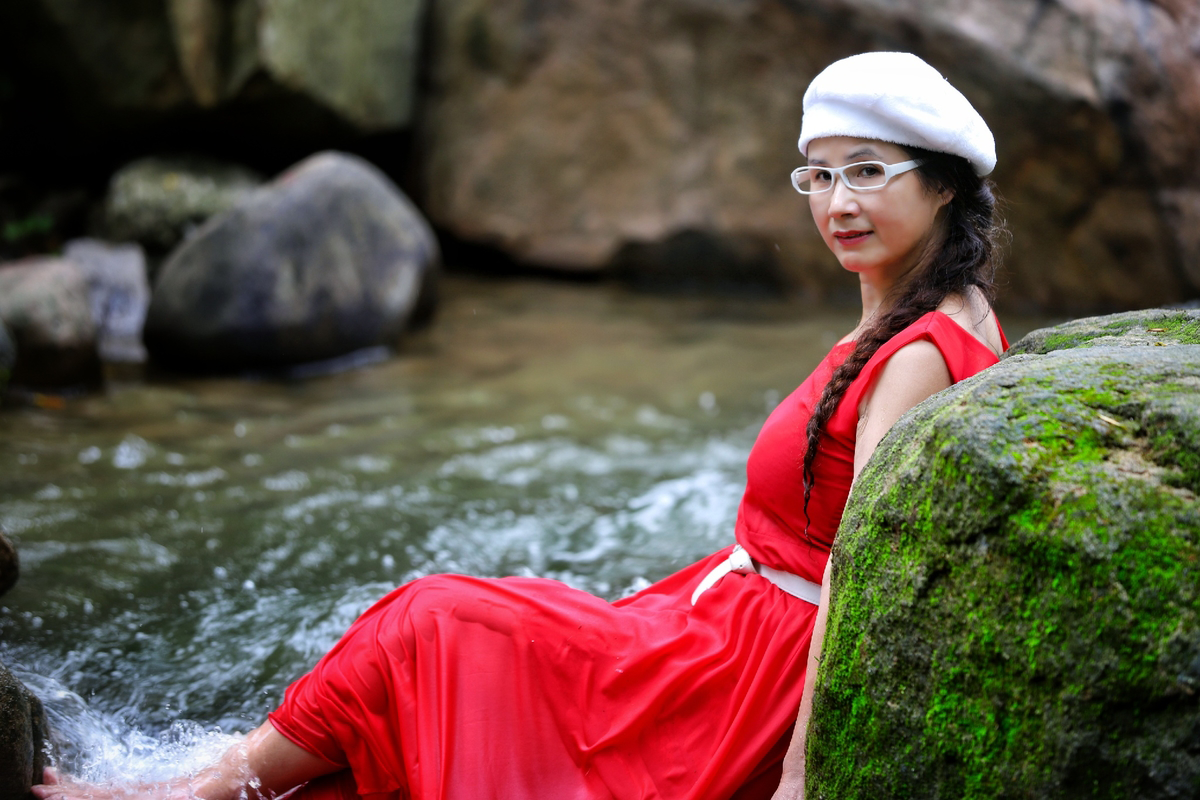 佳人摄影:清澈的溪谷