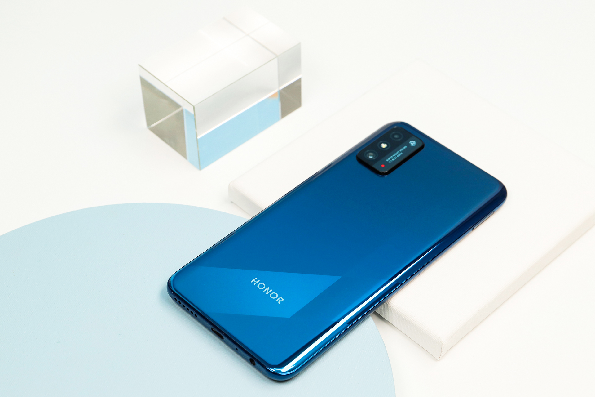 荣耀x10max图赏:7.09英寸大屏,对称式双扬声器