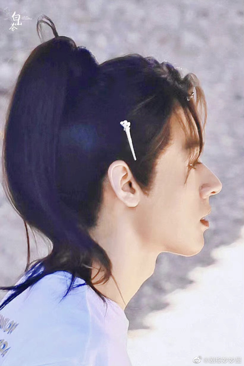 组图:龚俊《狐妖小红娘》出妆路透曝光 古装长发造型侧颜俊朗