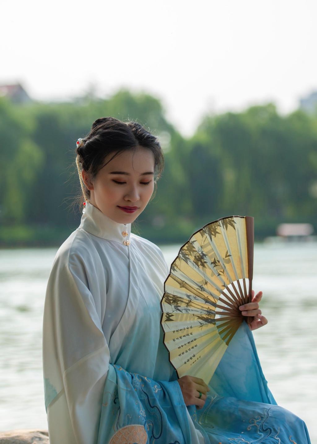 佳人摄影:面孔秀丽的姑娘