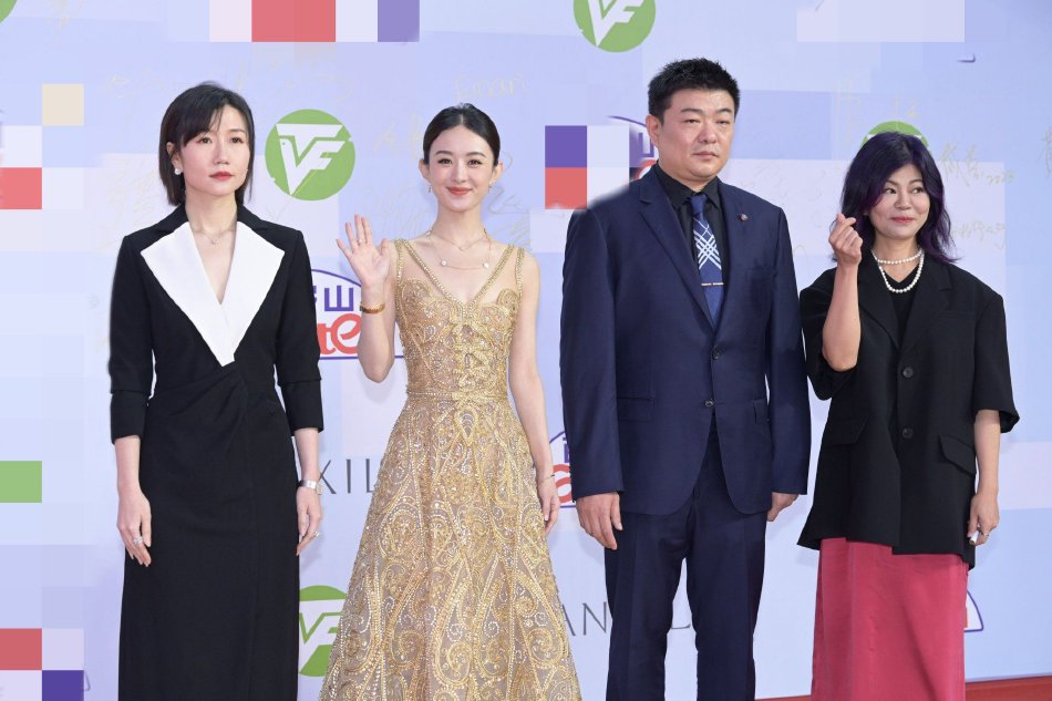 组图:白玉兰红毯星光熠熠 赵丽颖胡歌朱一龙等亮相