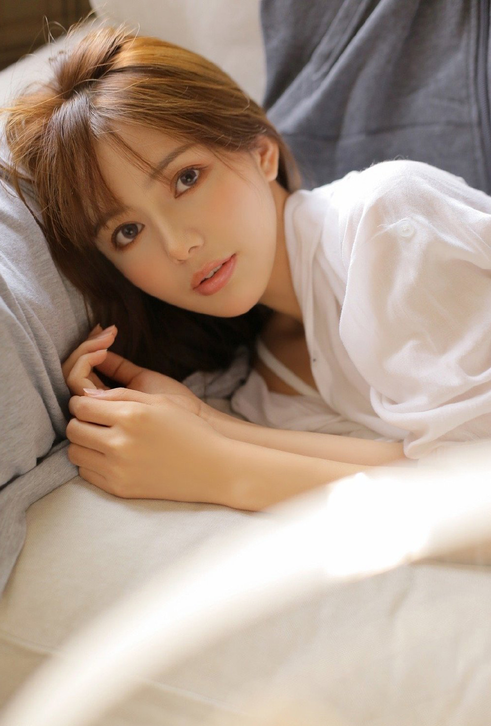 极品高颜值美女私房写真,清新甜美似少女,温柔优雅魅力十足