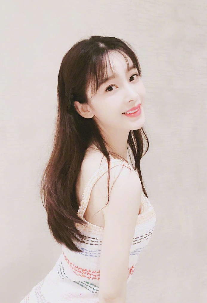 赵樱子写真美图:花容月貌,楚楚动人