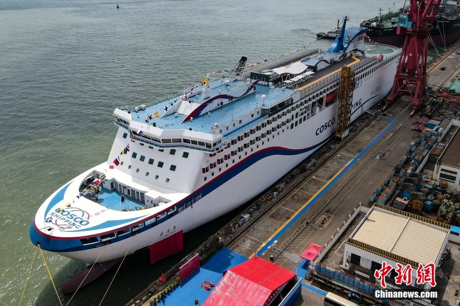 中国最豪华客滚船"吉龙岛"号命名交付