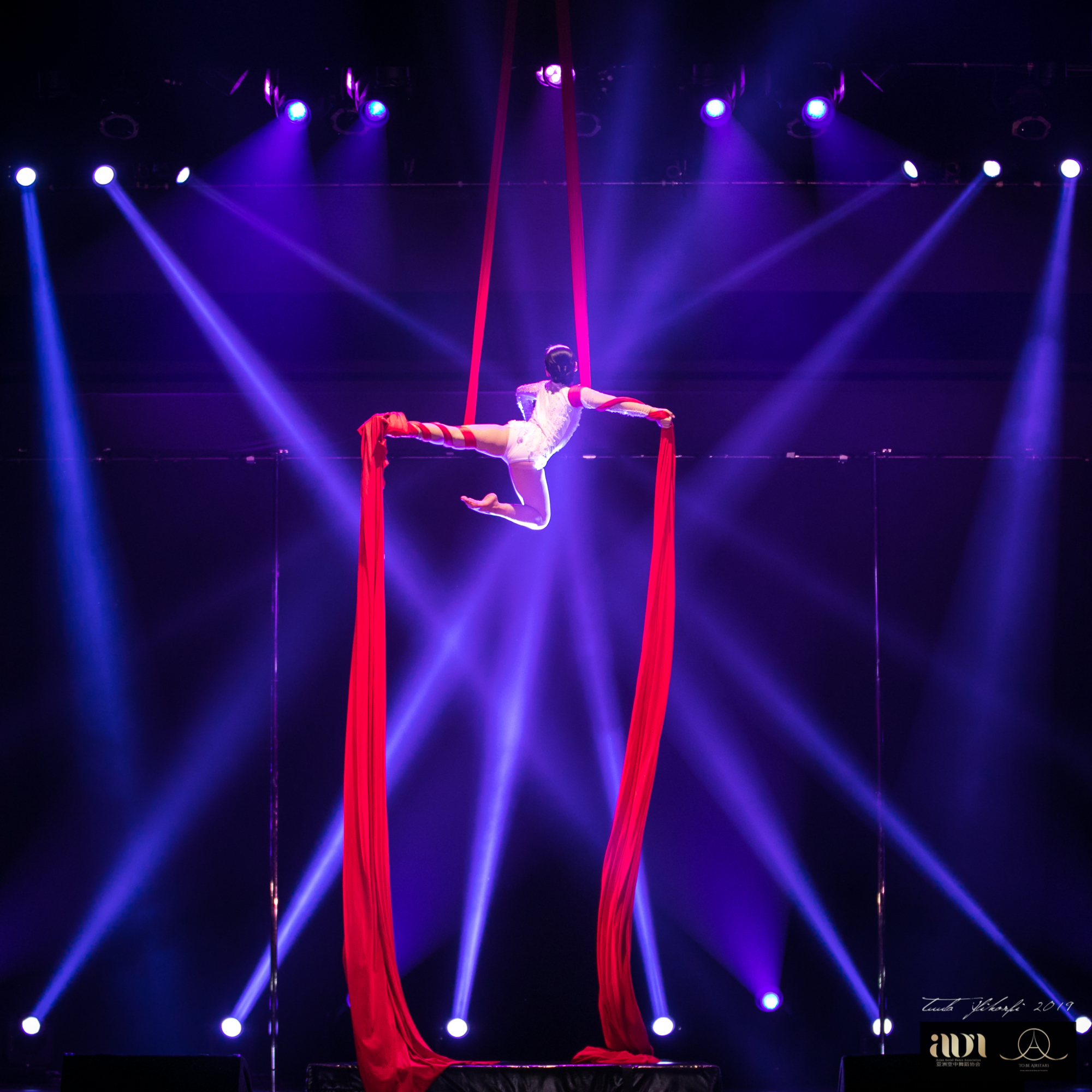 赢在起跑线上的1小女孩:11岁,学习舞蹈两年时间