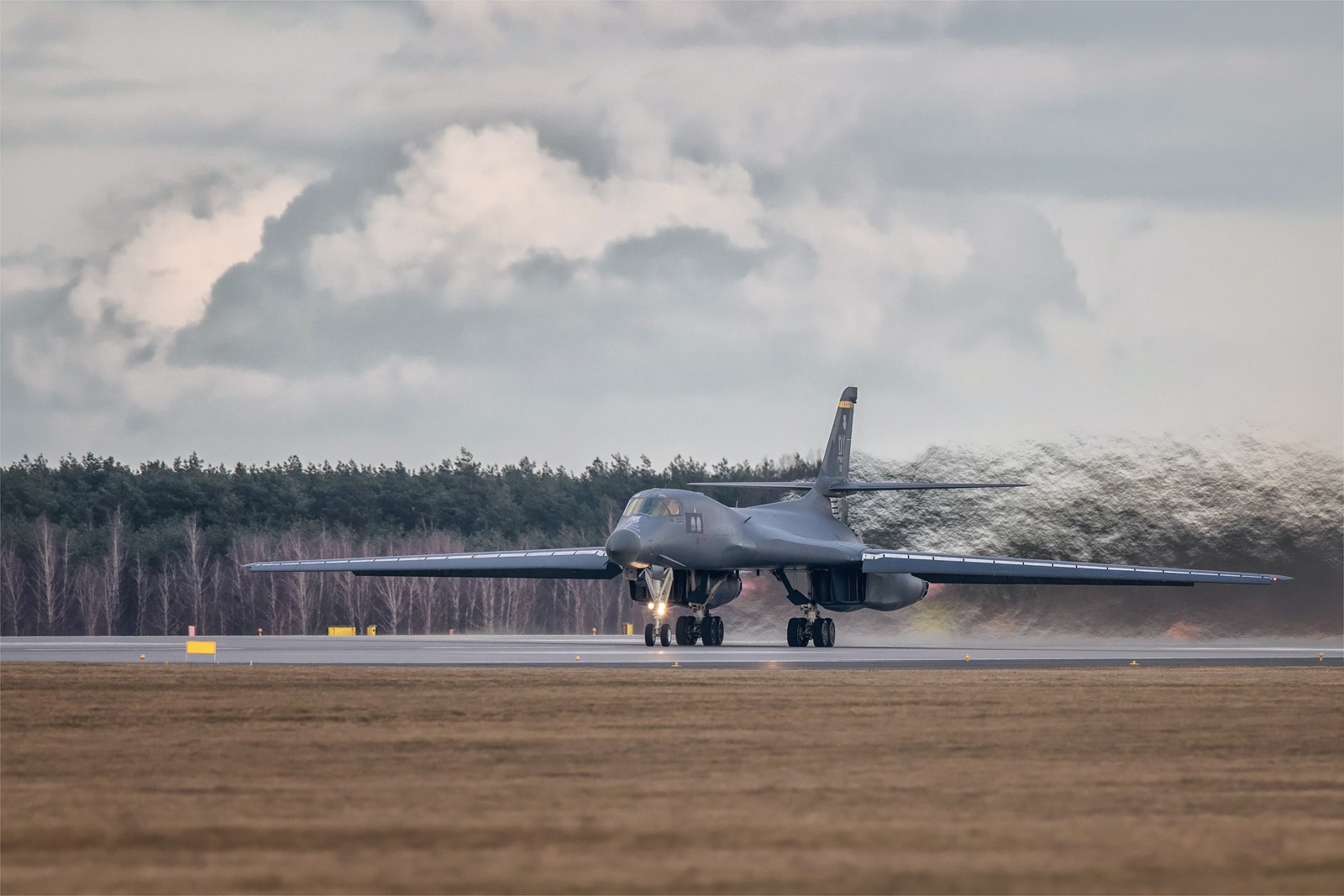 b-1b枪骑兵轰炸机摄影佳作欣赏
