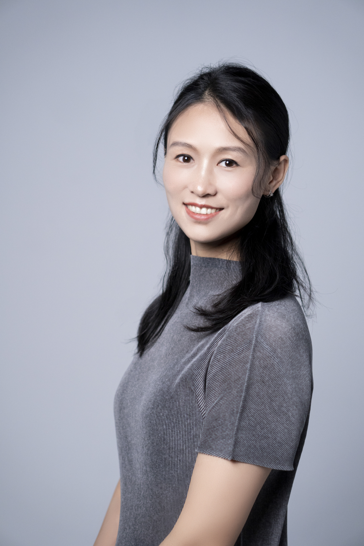 乒乓球世界冠军张莹莹冠军代言艺术照