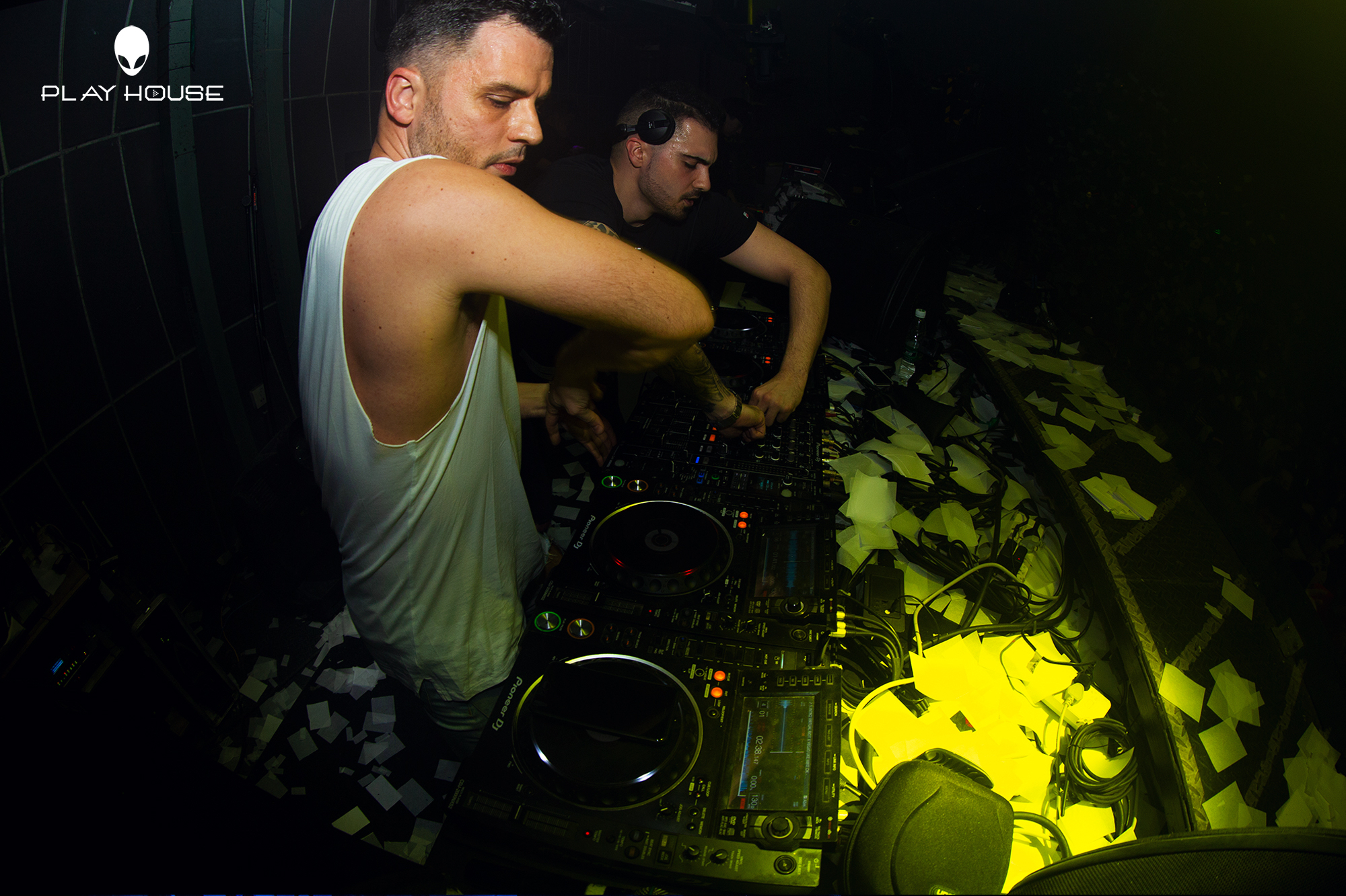 如何拍摄出最热的夜店嘉宾的气氛