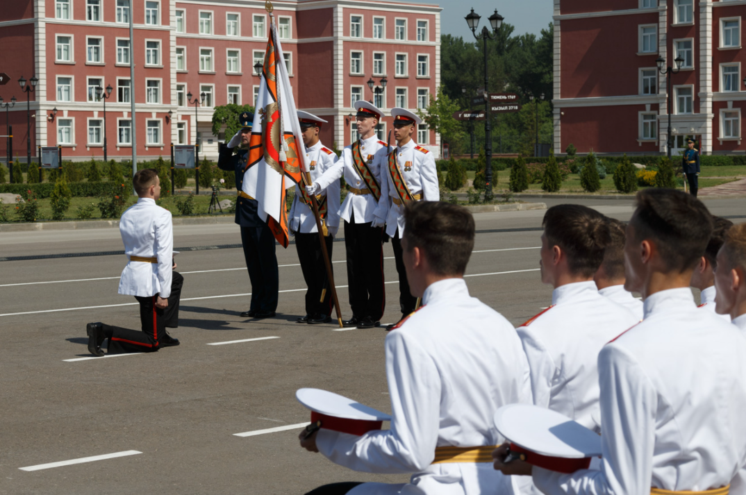 俄罗斯国防部长绍伊古参加苏沃洛夫军校毕业生的毕业典礼