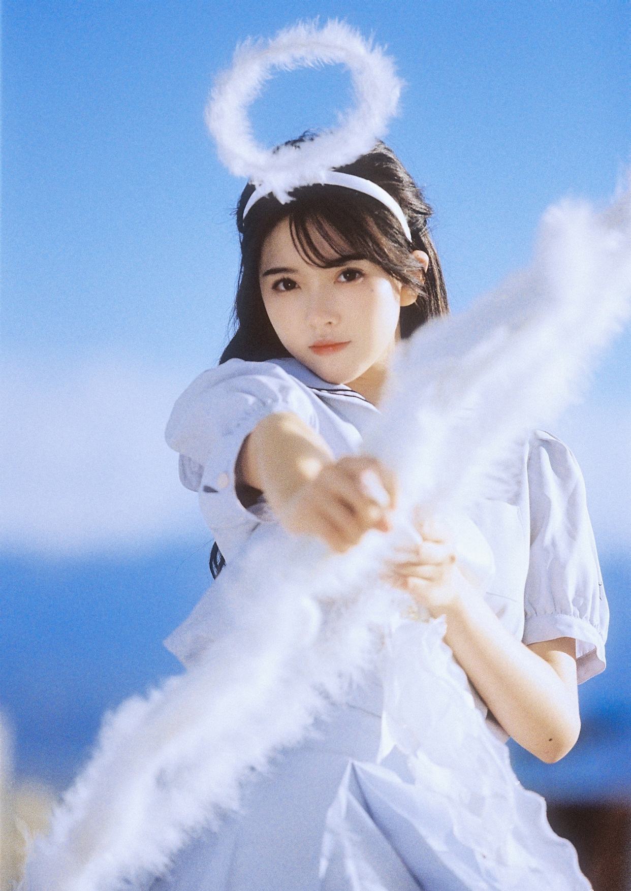 阳光下天使般的女孩,清纯的面庞,真美