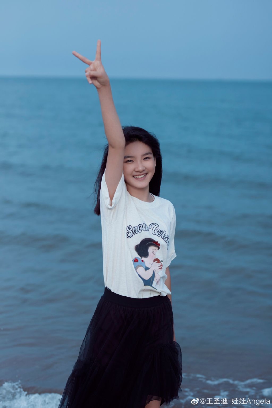 组图:王圣迪晒照庆12岁生日 发文感谢哥哥姐姐们的爱