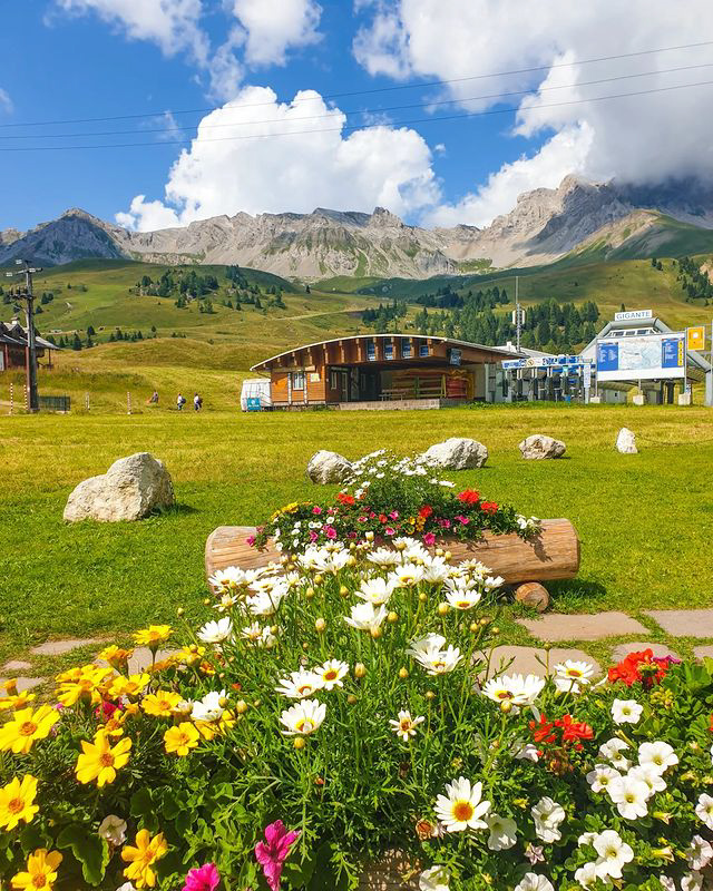 意大利小镇的田园景色