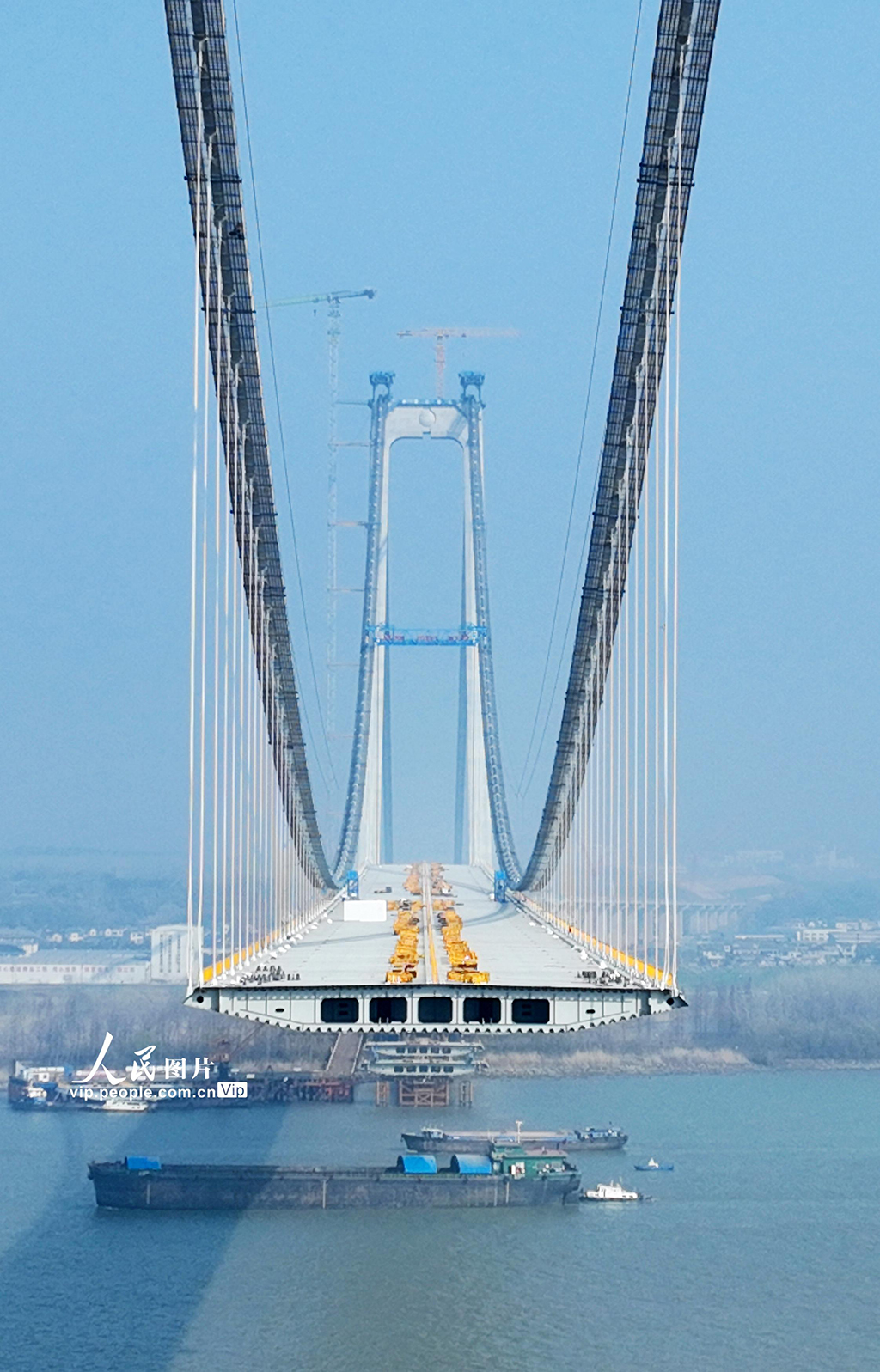 江苏扬州:龙潭长江大桥建设稳步推进