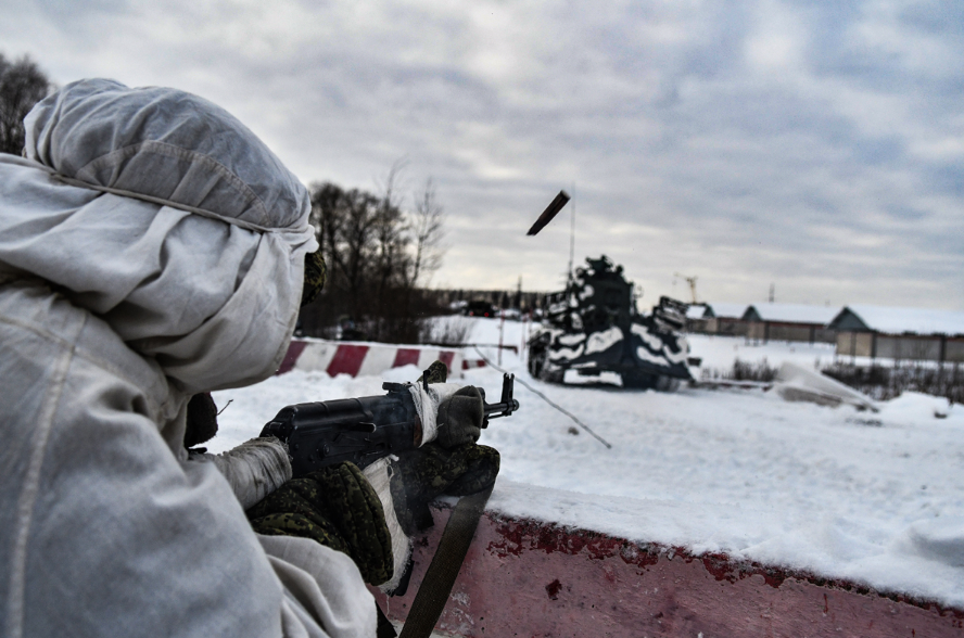 冬季训练中的俄罗斯驻莫斯科工兵部队,装备先进!