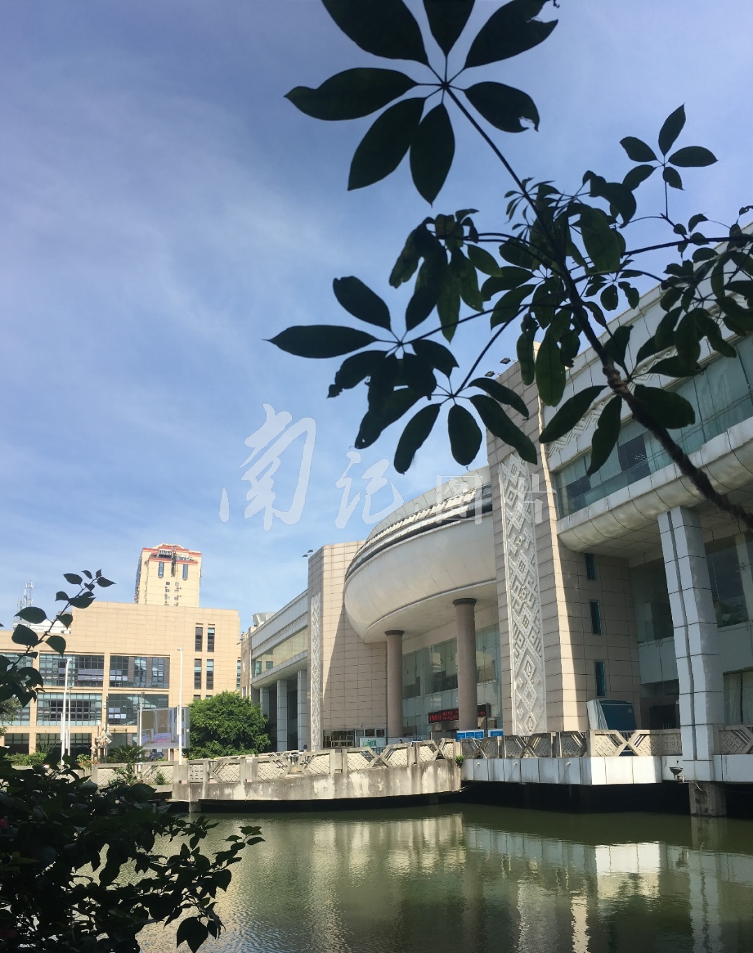 广西南宁:走进广西图书馆,让生活更美好