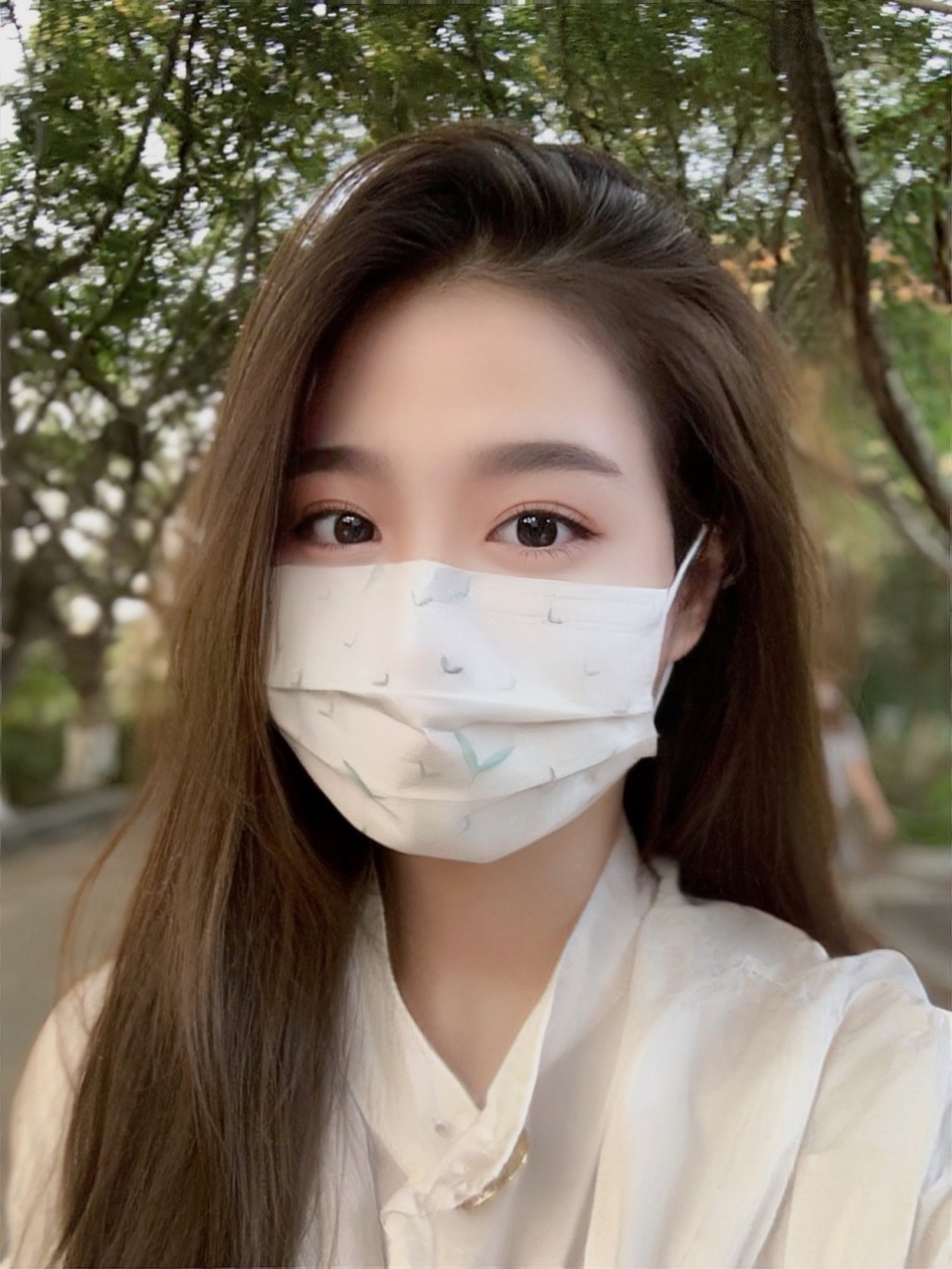 跟女星学的出门戴时尚口罩,显脸小,不化妆也是时尚美女