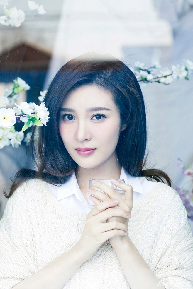 91年浙江诸暨女演员邬靖靖,被人称为"最清纯的西施"