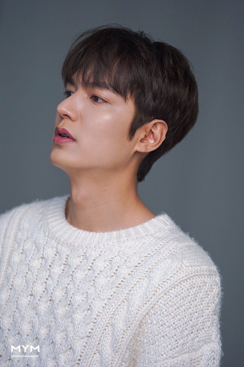 李敏镐代言照曝光!高领毛衣,极品西装帅到可以当手机桌面!