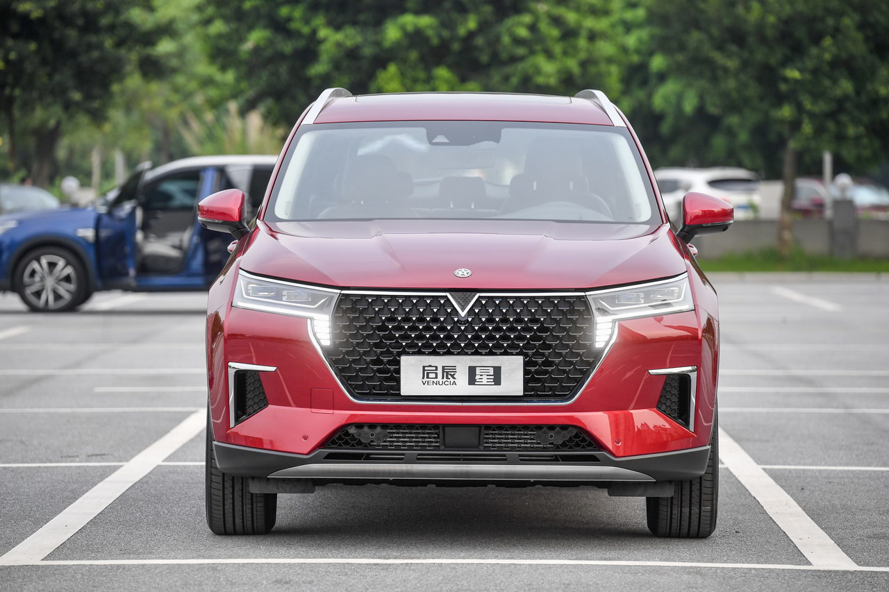 2020款启辰星48v轻混增压星曜版260t星云红