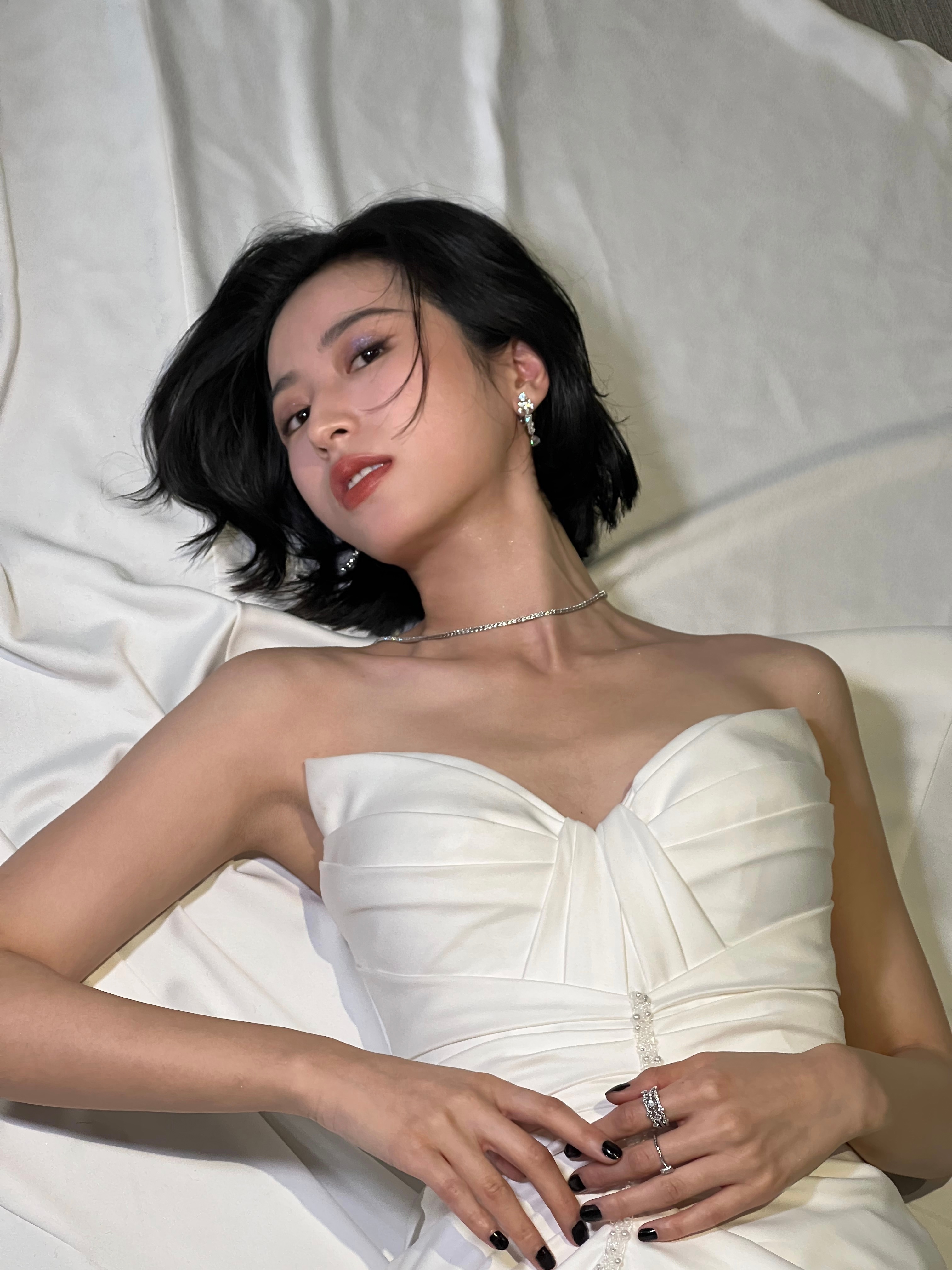 美女图——中国内地90后演员周雨彤