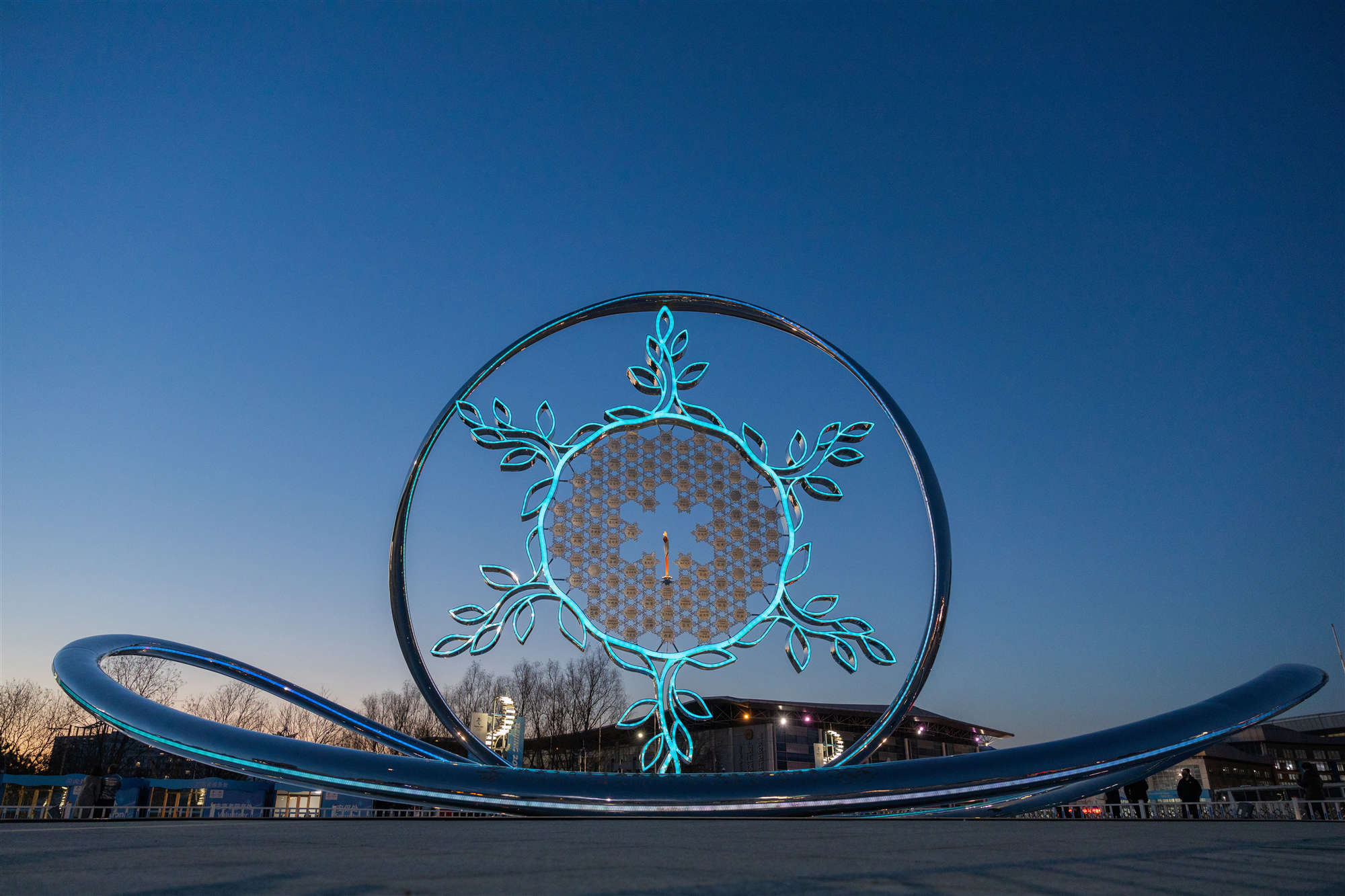 探访北京延庆会展中心冬奥会火炬台 将成为当地永久性雕塑