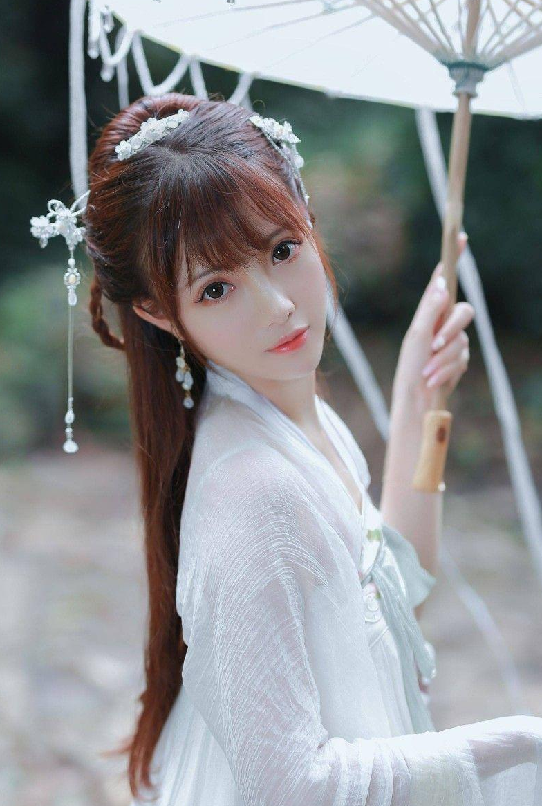 古装美女,年轻漂亮的女孩子穿上古装就是不一样,仙气十足