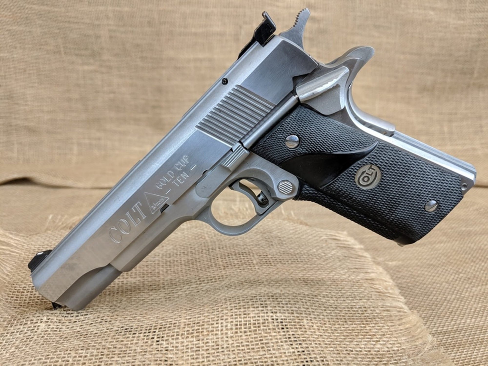 轻武器欣赏系列,继续近距离赏枪,喜欢就收藏