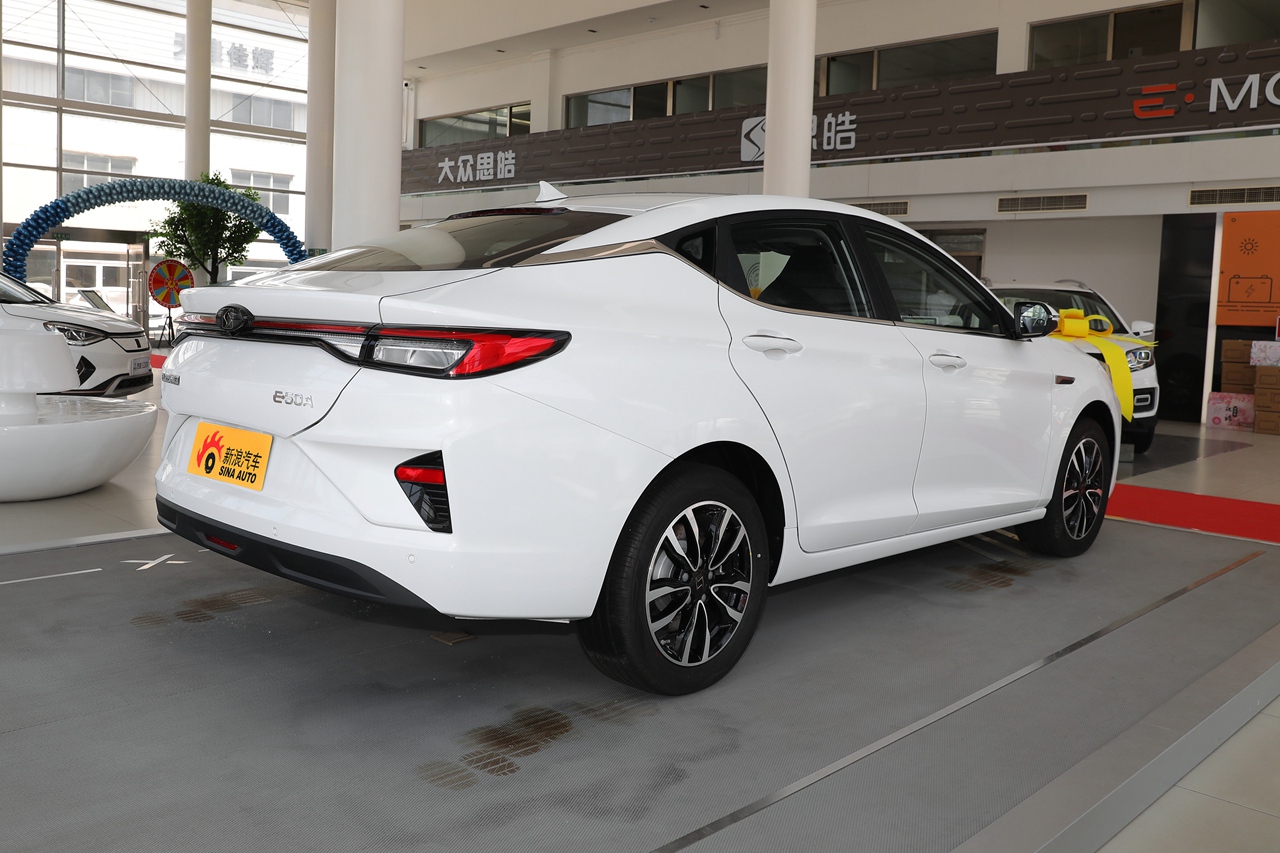 2021款思皓e50a 出行版