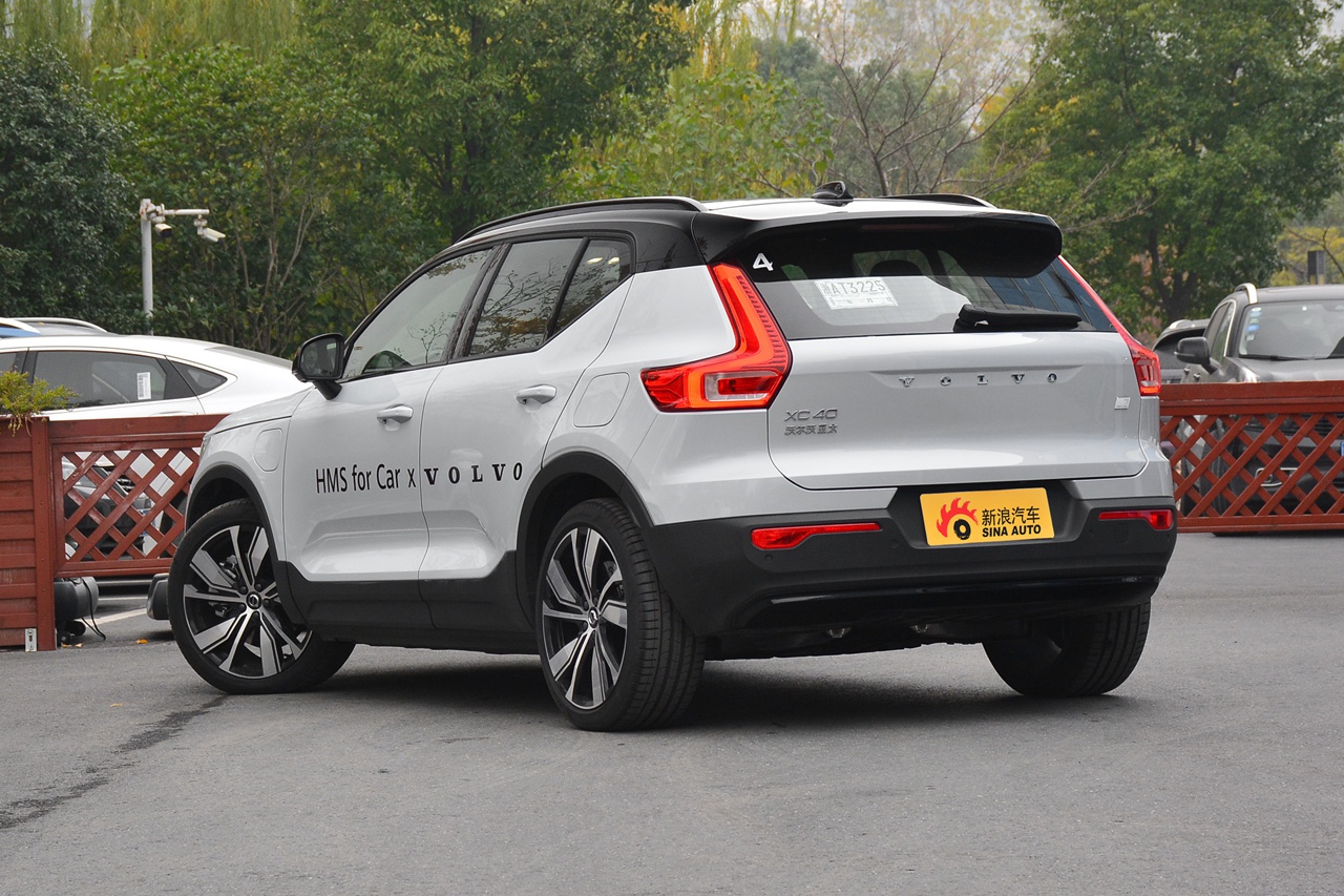 2021款沃尔沃xc40纯电 四驱智雅运动版