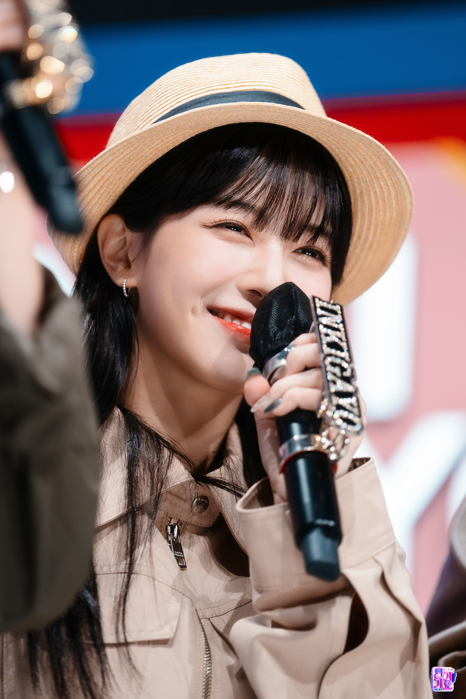 卢正义,2001年7月31日出生于韩国首尔,韩国namoo actors女演员