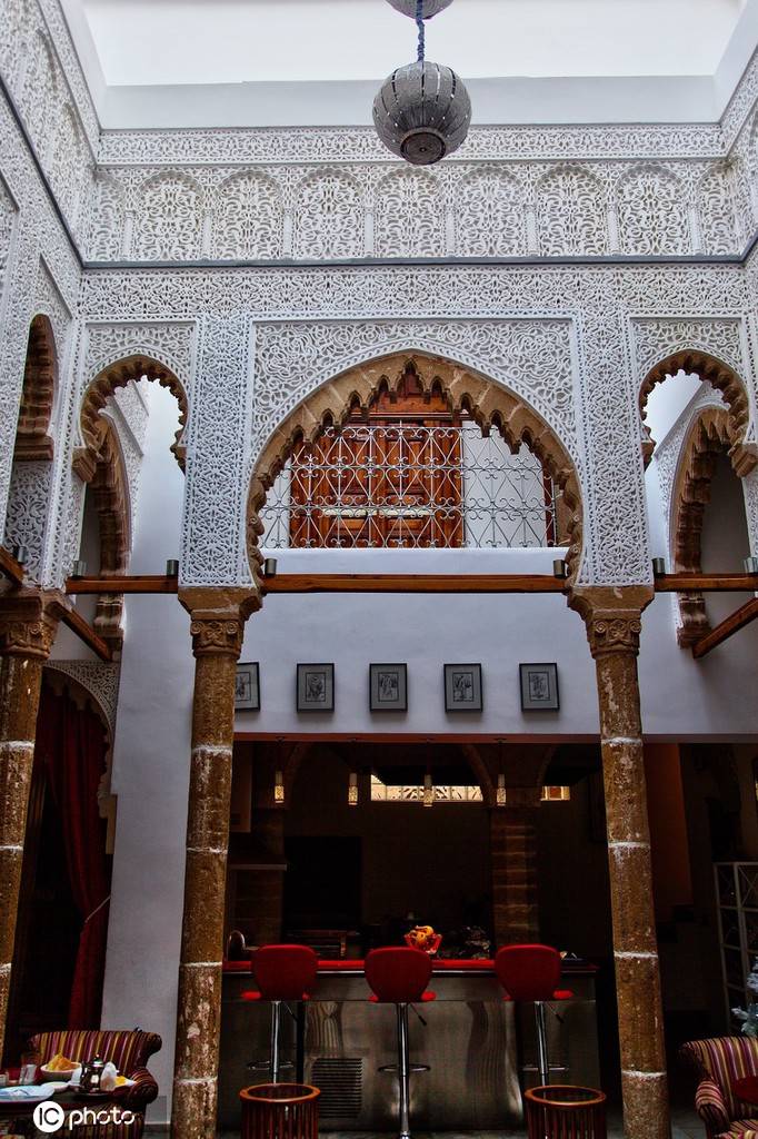 非洲老城古老华丽 传统装饰遍布建筑美如画