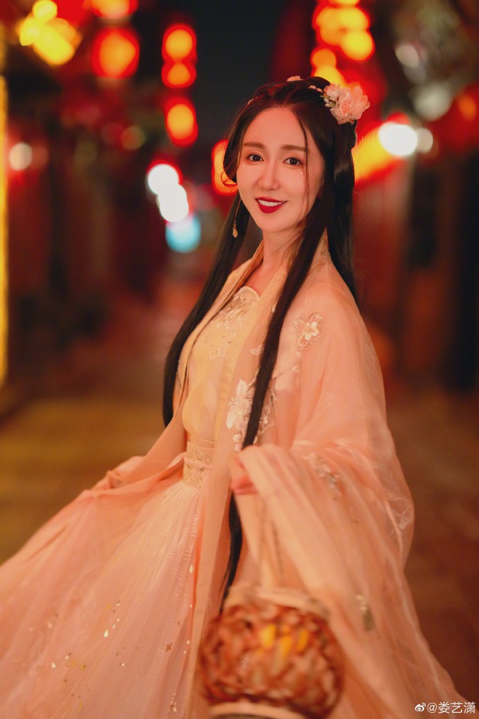 娄艺潇古装造型唯美写真