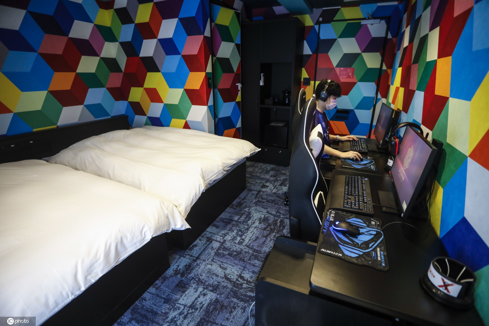 睡什么觉起来开黑!日本首家电竞主题酒店开业