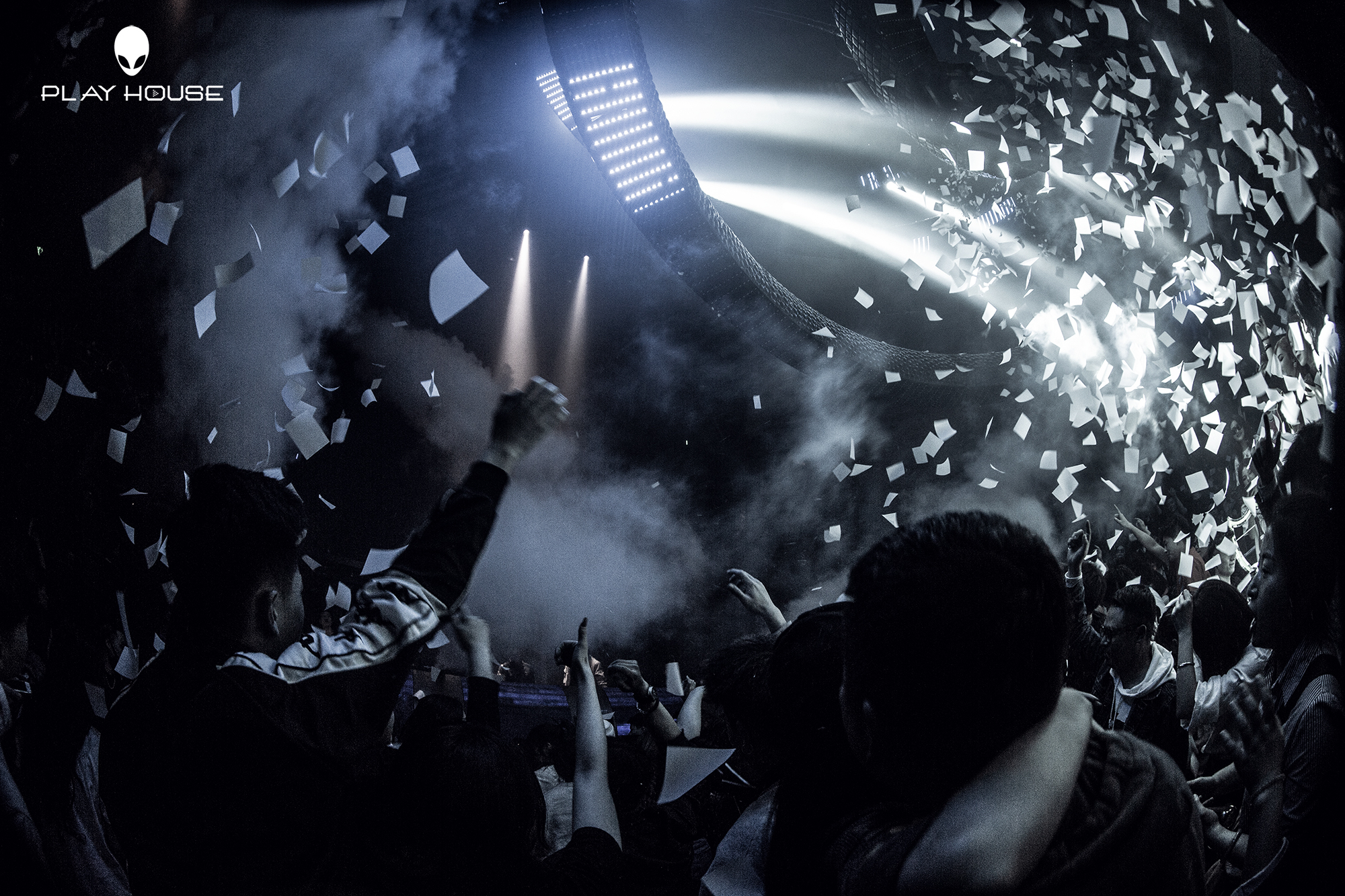 如何拍摄出最热的夜店嘉宾的气氛