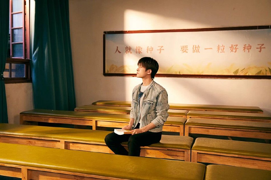 组图:为家乡代言!易烊千玺受邀担任怀化城市形象大使