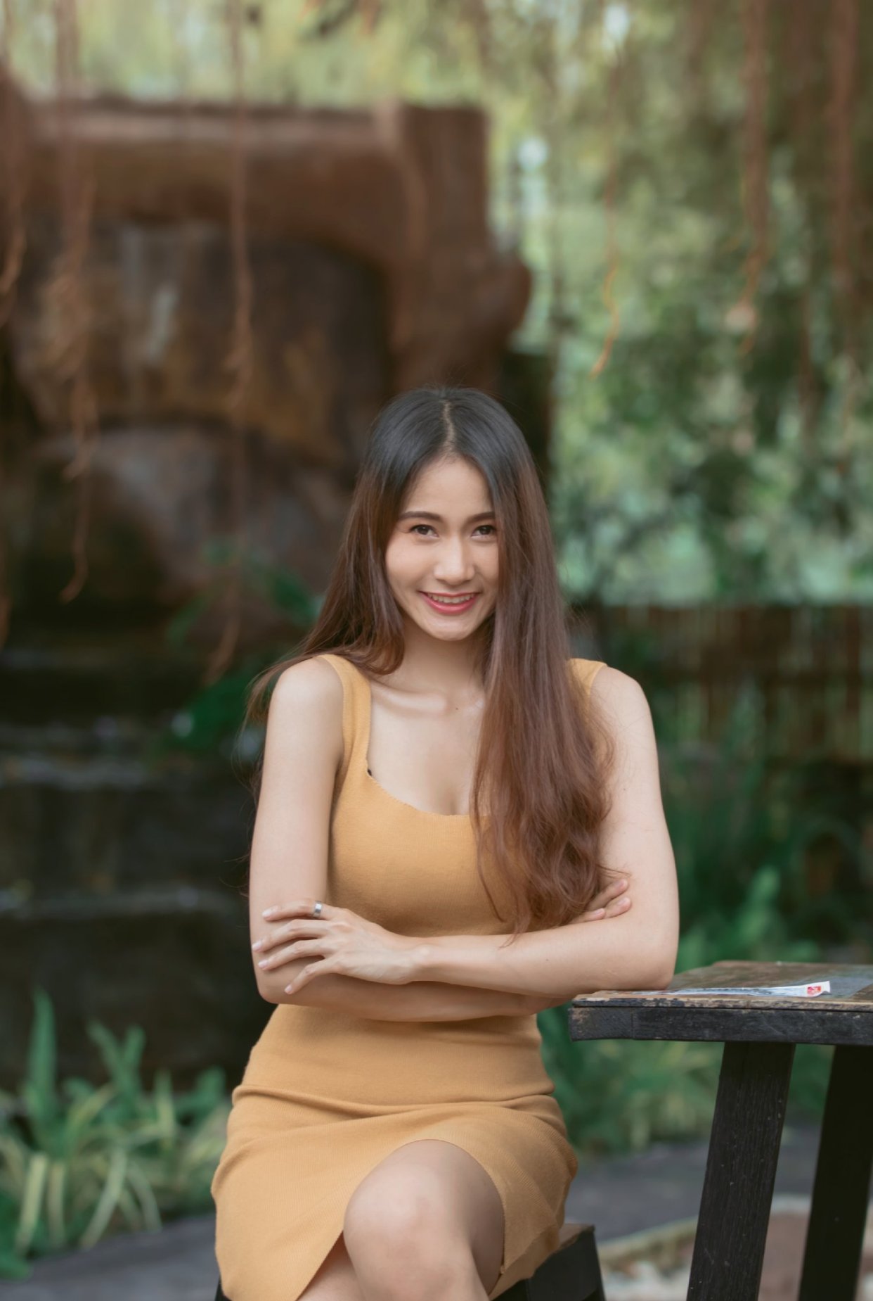 拥有曼妙身姿的优雅美女,喜欢来看看