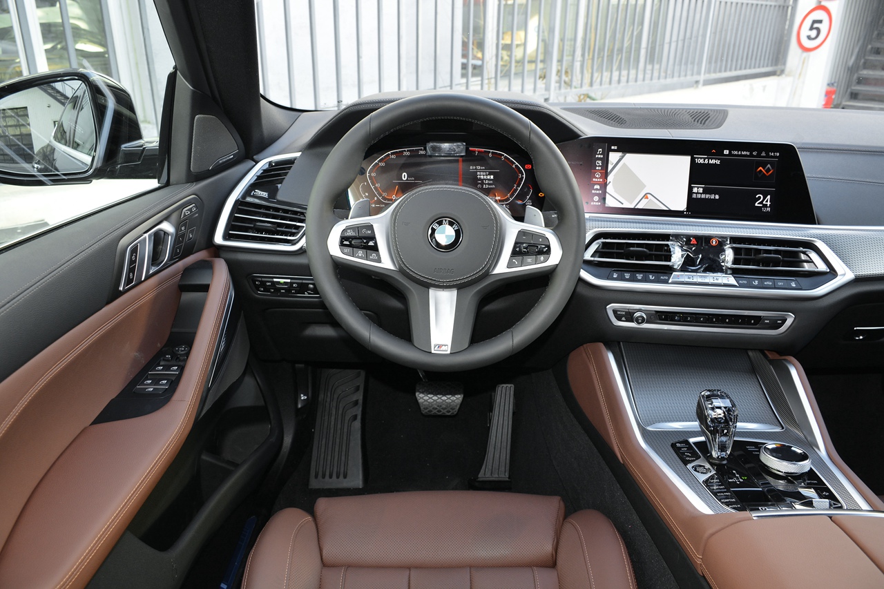 2021款宝马x6 xdrive40i 尊享型 m运动套装