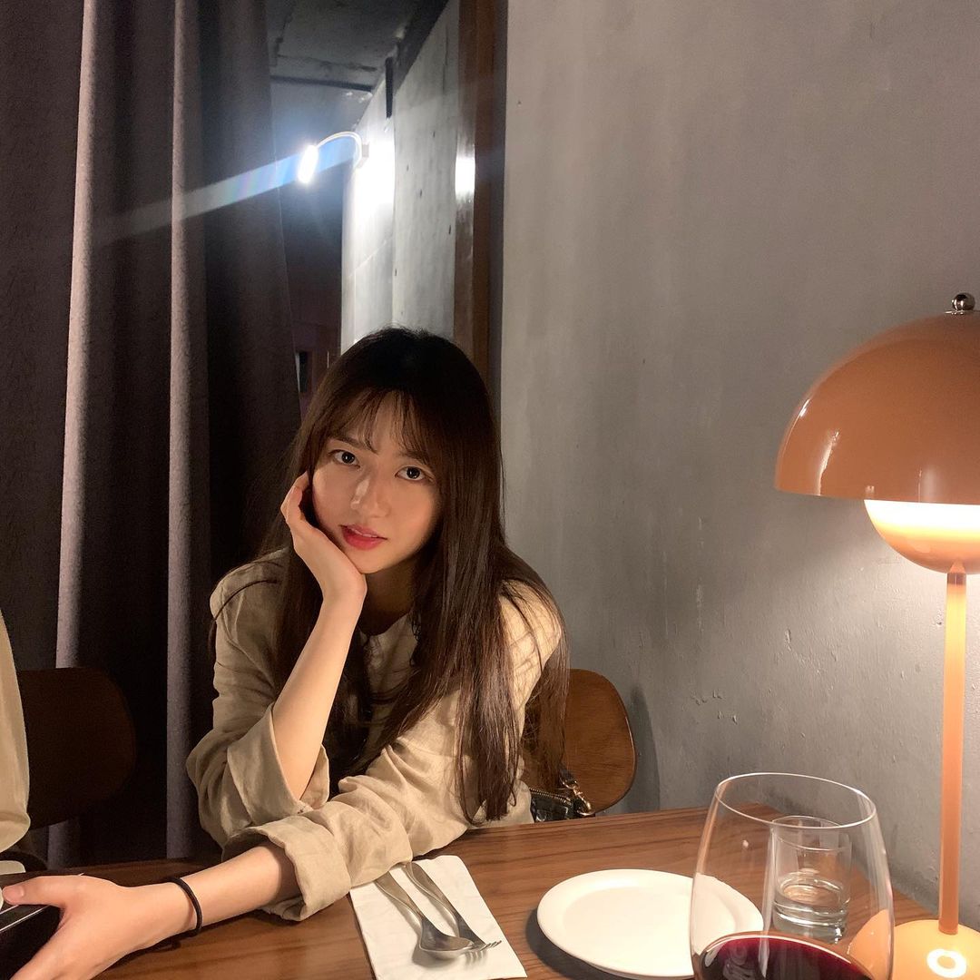 顶楼裴璐娜壁纸 金贤秀个人写真