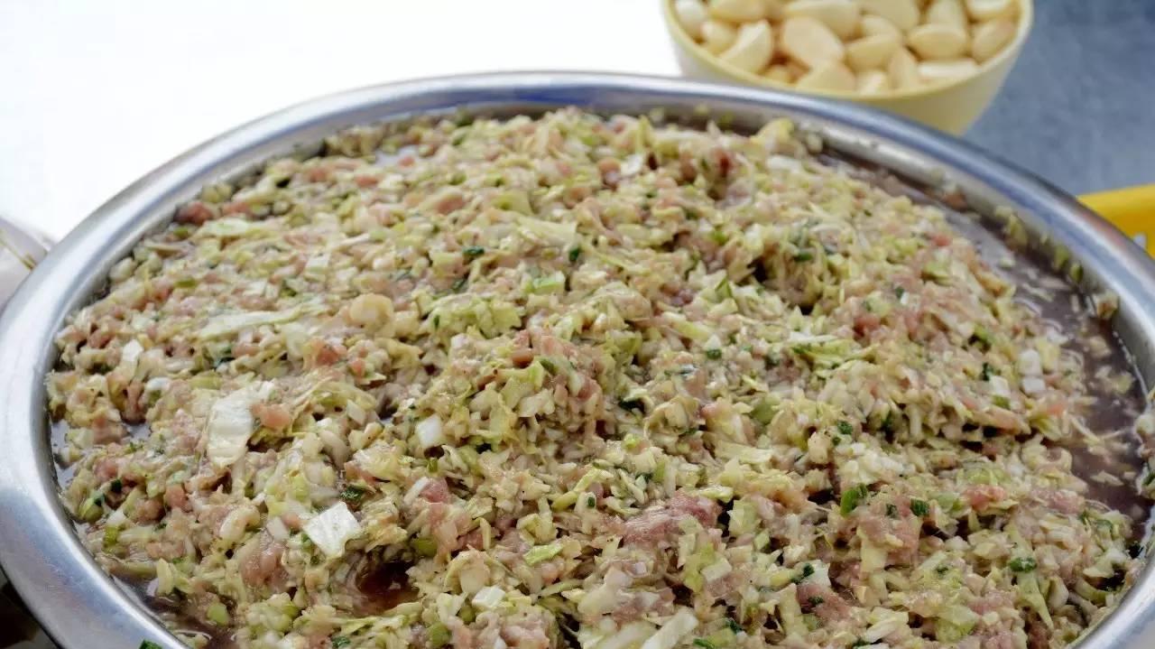 不要在手动剁肉,多功能和面“绞肉机”问世,绞肉仅3秒直播-生活直播-百度直播